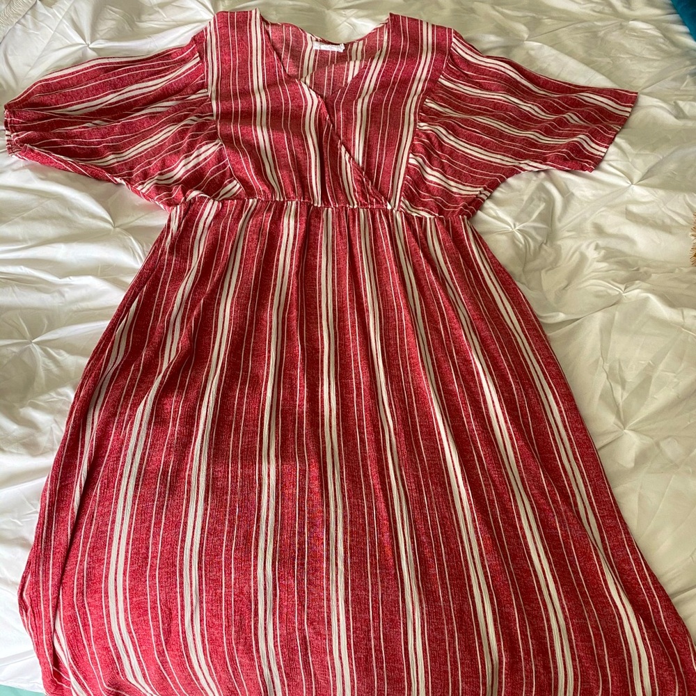 Gorgeous, flattering and comfy dress